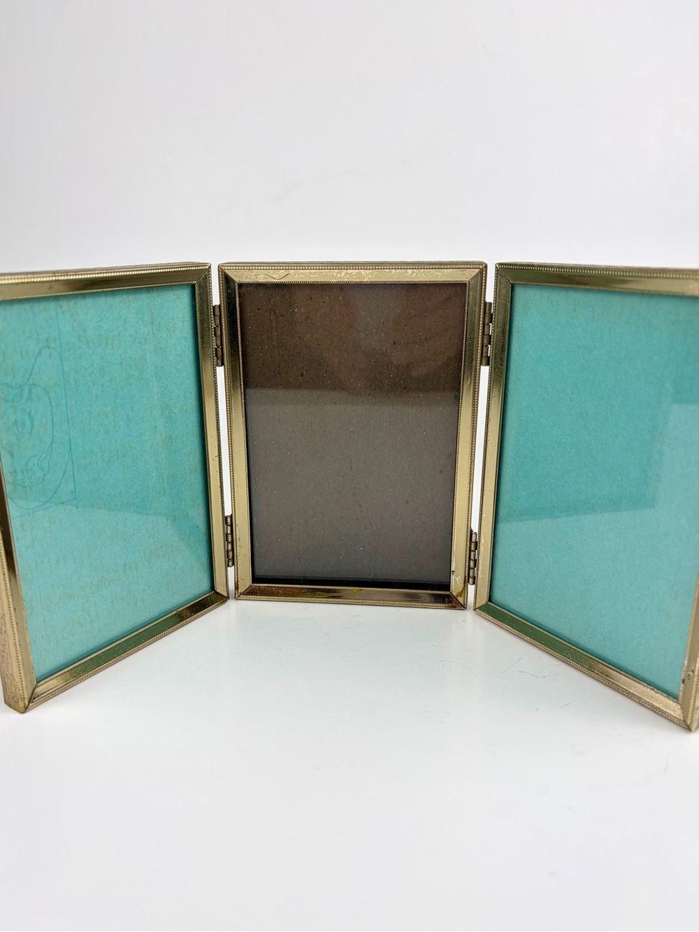Vintage Brass Metal Trifold 3.5 x 5 in Picture Photo Frame Hinged with Glass